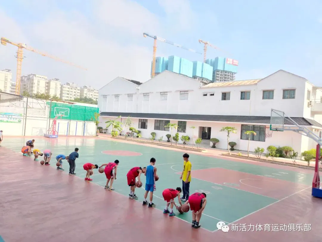 控卫如何通过视频学习提高技术水平_2